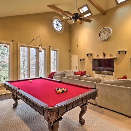 Cozy Conyers Cabin With Fireplace And Pool Table!